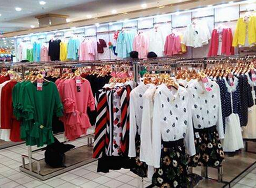 火狐狸服装超市 时尚潮流的一站式购物天堂